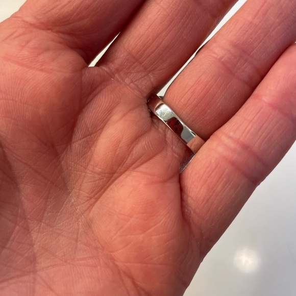 Three stone ring with accents. Size 6 - Picture 5 of 5